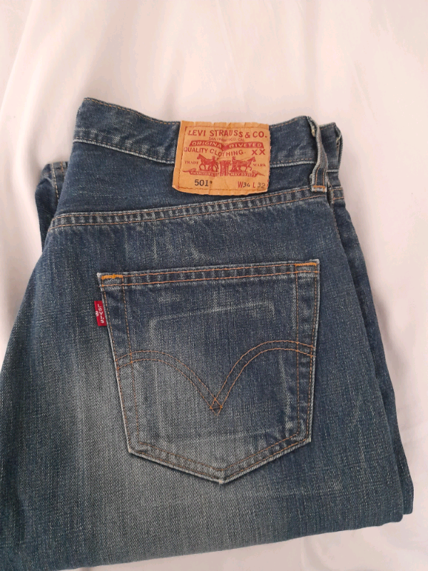 levi button up jeans